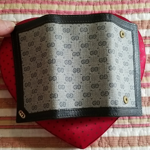 Vintage Gucci Key Holder- Authentic - Picture 13 of 16